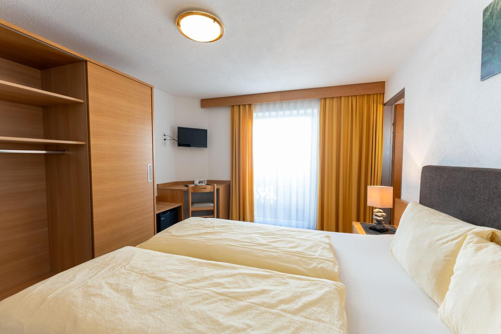 Gaestehaus -Pension Edelweiss Vent Luaran gambar